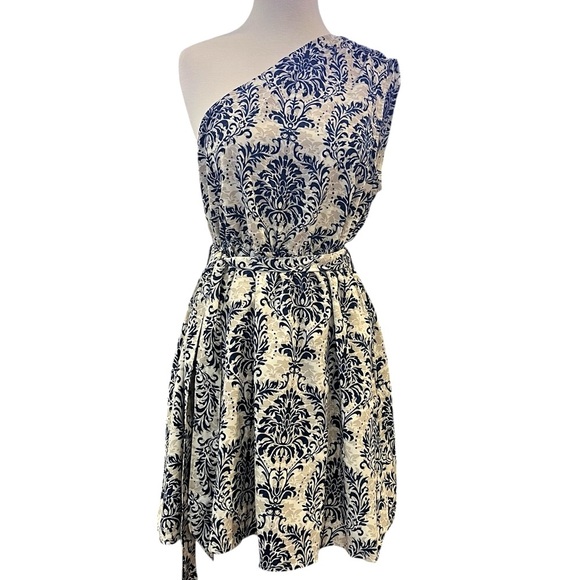 Cupshe Asymmetrical One Shoulder Pleated Blue Damask and Cream Mini Dress Large - Picture 4 of 14